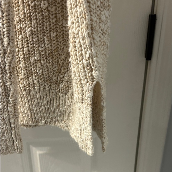 Abercrombie - Picture 3 of 4